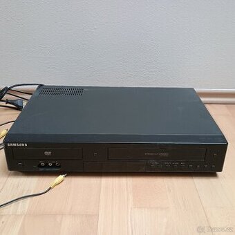 VCR a DVD PŘEHRÁVAČ SAMSUNG