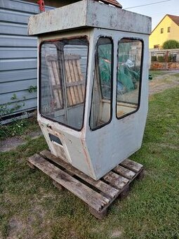 Kabina, hlavní pístnice  na nakladač UNHZ 750