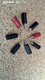 Retro adaptér 4 mm -> 2 mm banánky NOVÉ