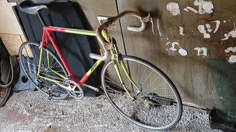 Staré silniční kolo Šírer