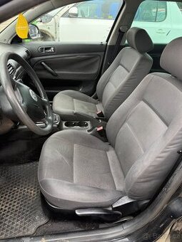 Interiér passat B5.5 Sedačky