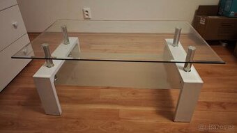 Skleněný konferenční stolek