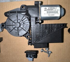 Zadní originální motorky stahovaček VW / Škoda + spínače