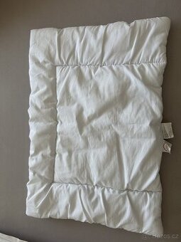 Souprava do postýlky