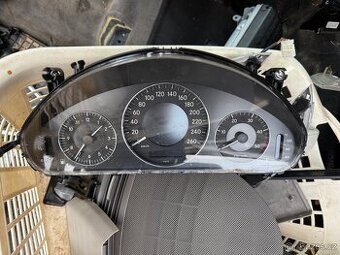 přístrojová deska - budíky Mercedes w211