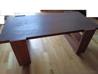 Konferenční STŮL s poličkami na kolečkách