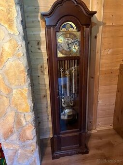 Luxusní mechanické podlahové hodiny Hermle