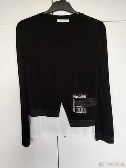Černá halenka/svetřík zakončený bílou halenkou