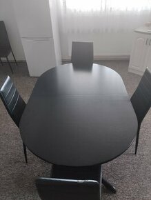 Prodám jídelní stůl plus židle délka 158 cm,  šířka 100 cm.
