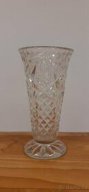 Váza, lisovano sklo