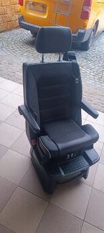 Originální integrovaná dětská sedačka Multivan T6,T5