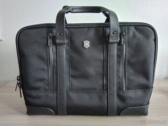 Luxusní manažerská kabela VICTORINOX.