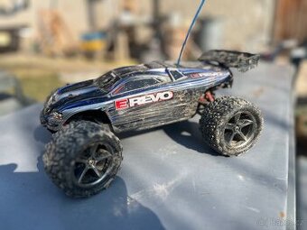 Traxxas e-revo 1/16 4x4