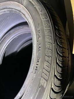 215/45 R16