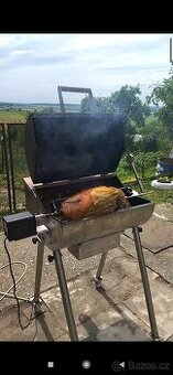 Gril na kýtu nerezovy