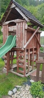 Dětský domeček a skluzavka - 1