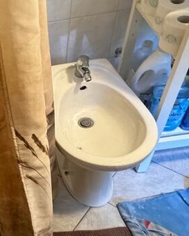 bidet s baterií