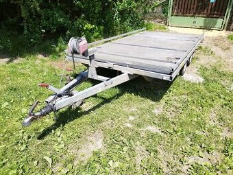 Univerzální Vlek 2500 kg