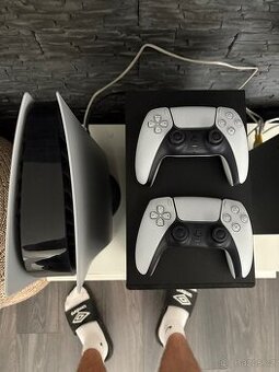 Playstation 5 s mechanikou 2x dualshock