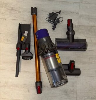 Dyson cyclone V10
