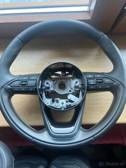 Multifunkční volant Toyota Yaris 4