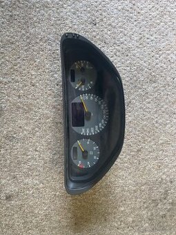 Budíky mercedes w210 CDI