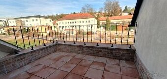 Prostorný 1+KK s terasou k pronájmu, Velké Meziříčí