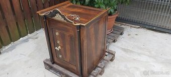 Trezor popelka Vien rv 1980 Perfektní stav.