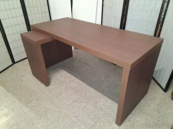 Stůl psaci s výsuvnou částí