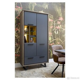 Prostorná dřevěná skříň - CUBO výška 200 cm