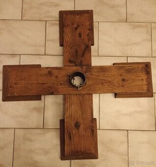 Masivní stojan na vánoční stromeček - průměr 78 cm, dřevo -