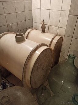 Plastové sudy na víno