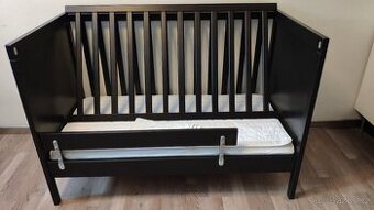 Dětská postýlka Ikea Sundvik s matrací a zábranou