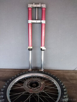 Přední vidlice+kolo