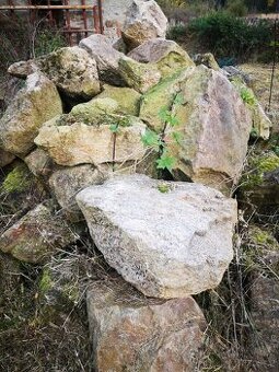 Prodám stavební  kámen