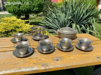 Stary chromovy servis