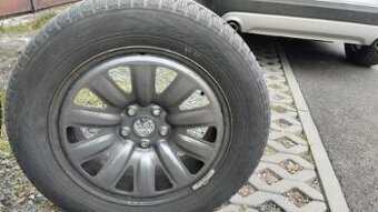 Prodám zimní pneumatiky 215/65 R17