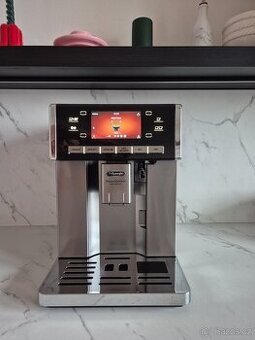 DeLonghi PrimaDonna Exclusive ESAM 6900.M