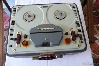 páskový magnetofon TESLA Sonet Duo