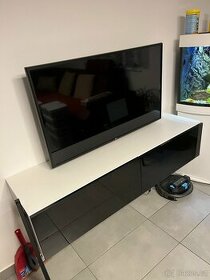 skříňka pod TV a konferenční stoleček
