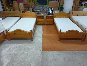 Prodám 2 x krásné postele z masivu 90 x 190 s nočními stolky