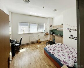 (ŠM19) Pronájem bytu 65 m2 se 2 pokoji s vlastní kuchyňkou, 