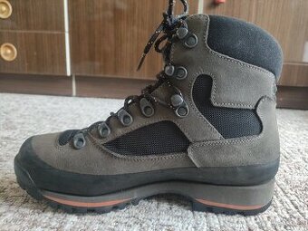 GORATEX Boty 39 a 1/2