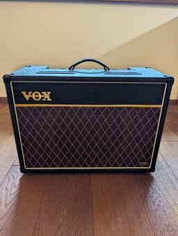 VOX AC15VR Kytarové hybridní kombo
