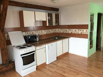 Pronajmu byt 1+KK,ve 2. patře podkroví 49,7 m2, Dobronín