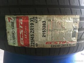 Nové pneu Kumho Ecsta 225/45ZR19 XL - 1