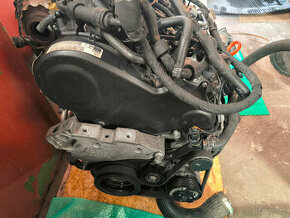Motor Škoda,VW,Seat-2.0-TDI 81 KW-CFHA-92300 km DÍLY