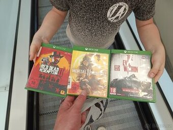 Volant s pedály+ hry na Xbox one