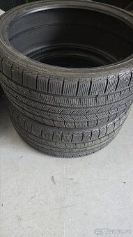 Zimni pneu 235/35 R20 2823