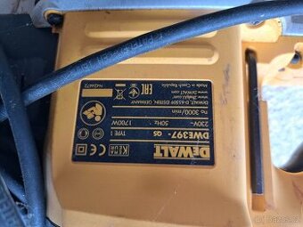 Dewalt pila